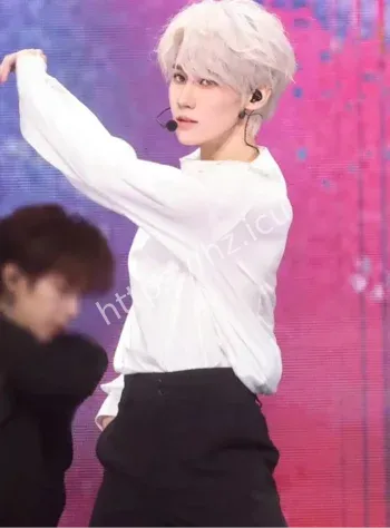 张真源给babygirls跳舞